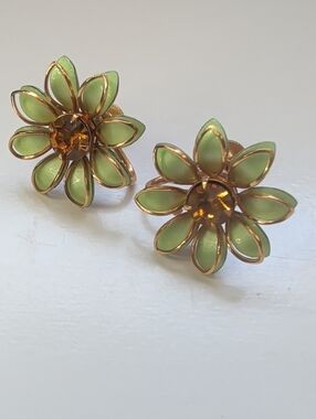 Vintage Bugbee & Niles Floral Gold and Yellow Huggie Screwback Daisy Earrings